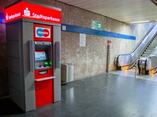 Sparkasse Geldautomat Universität, U-Bahn Zwischengeschoß